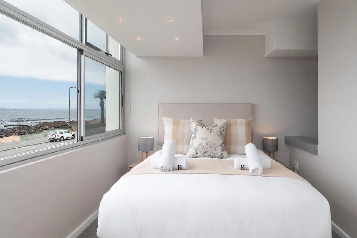 Seaside Studio In Mouille Point Cape Town Apartment