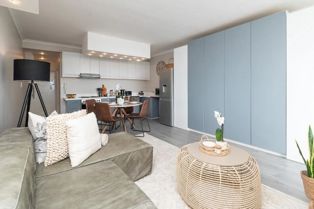 Seaside Studio In Mouille Point Cape Town